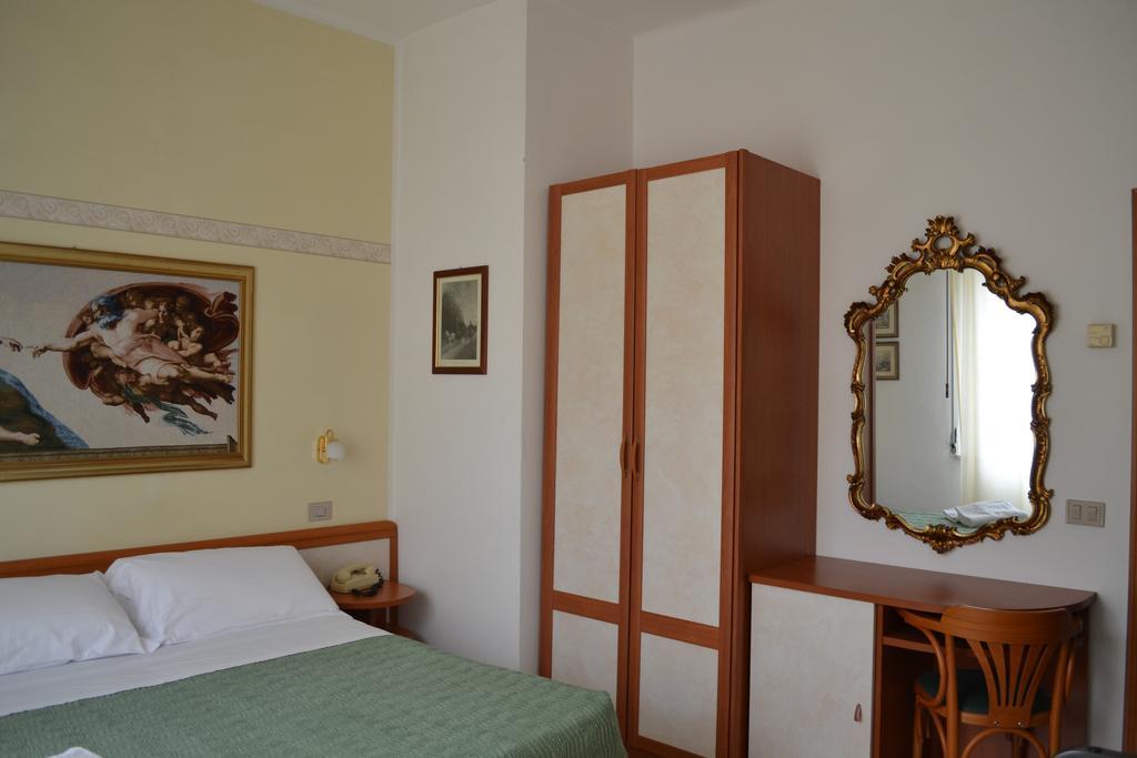 Hotel Parco Fellini Rimini Exterior foto