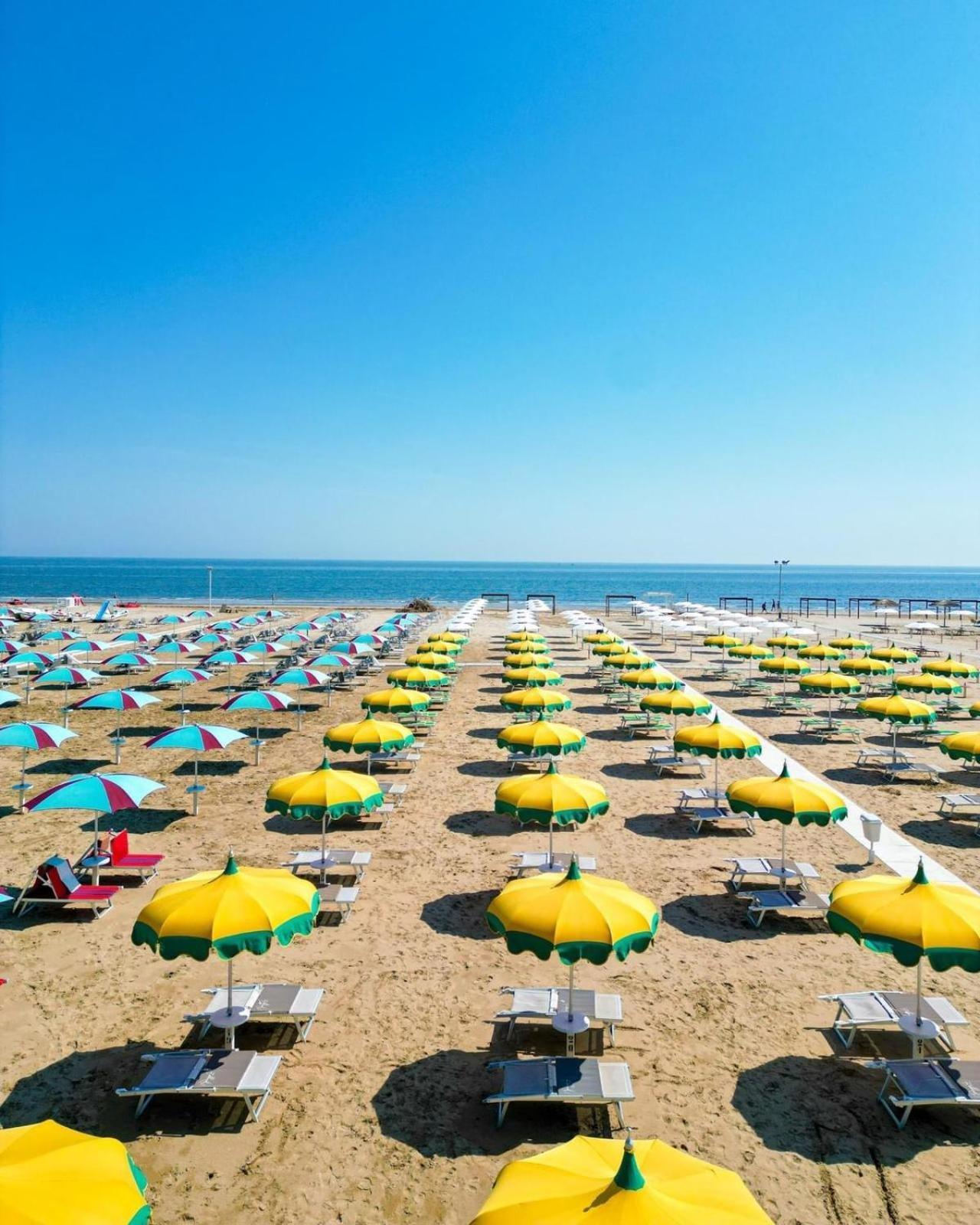 Hotel Parco Fellini Rimini Exterior foto