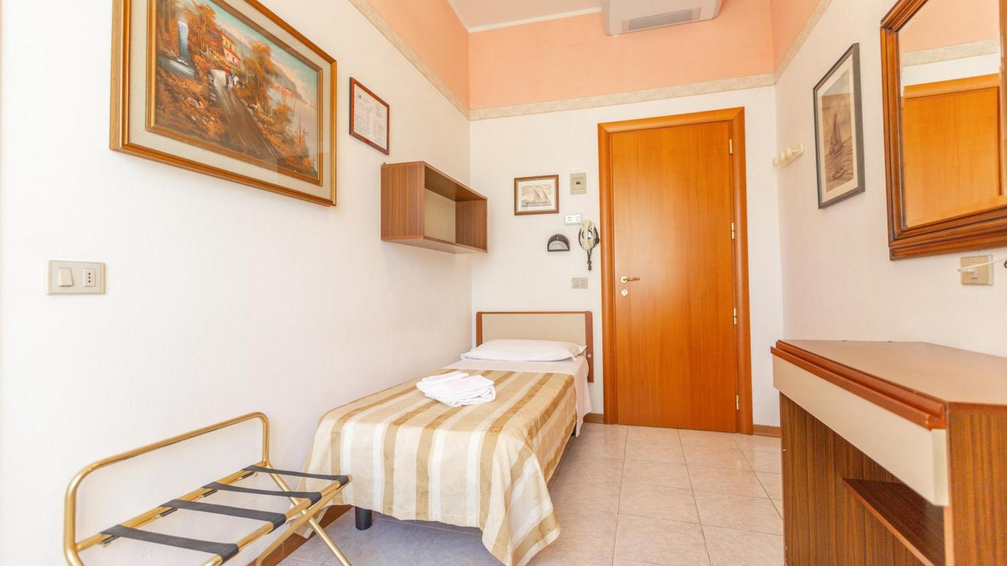 Hotel Parco Fellini Rimini Exterior foto