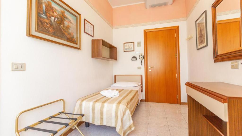 Hotel Parco Fellini Rimini Exterior foto